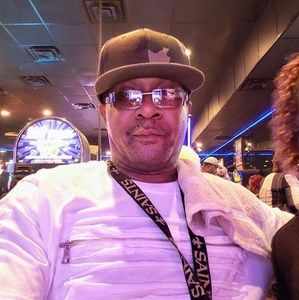 Meet your Posher, Larry